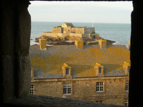 Saint Malo, its castle and forts